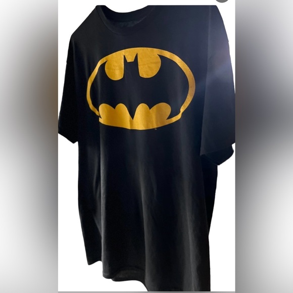 BATMAN T-Shirt by DC Comics - Picture 5 of 10